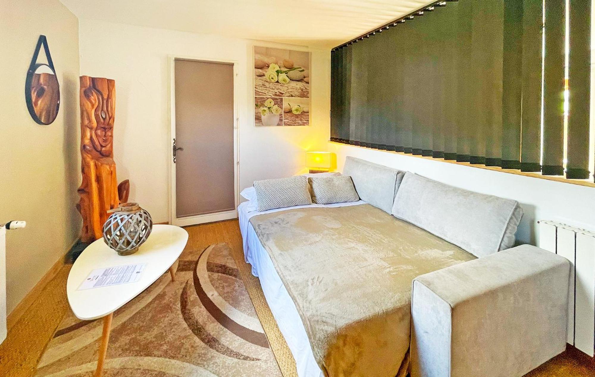 Le Jardin De Celina Bed and Breakfast Valensole Εξωτερικό φωτογραφία